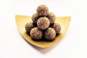 Makhana ke Laddu : अब मिनटों में बनेगा व्रत के दिनों में खाया जाने वाला हेल्दी लड्डू, अभी देखें रेसिपी
